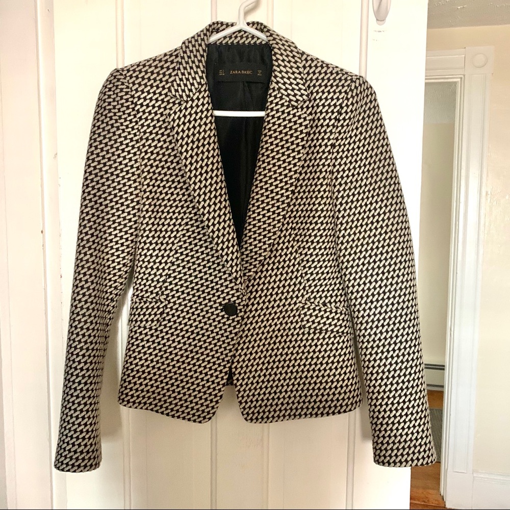 Zara black and white fitted blazer